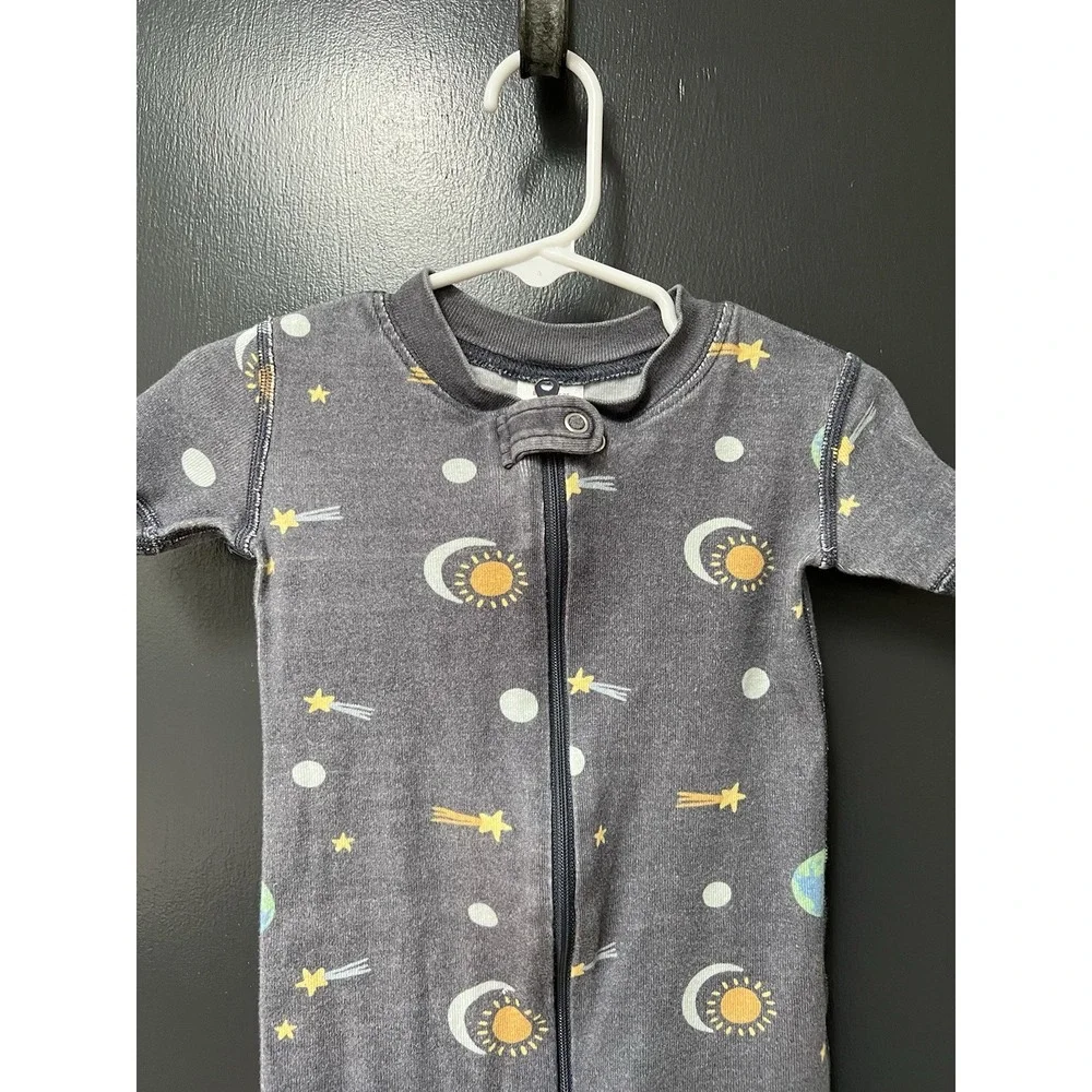 Hannah Anderson Sz 2T sleeper short pajama, space ships and planets